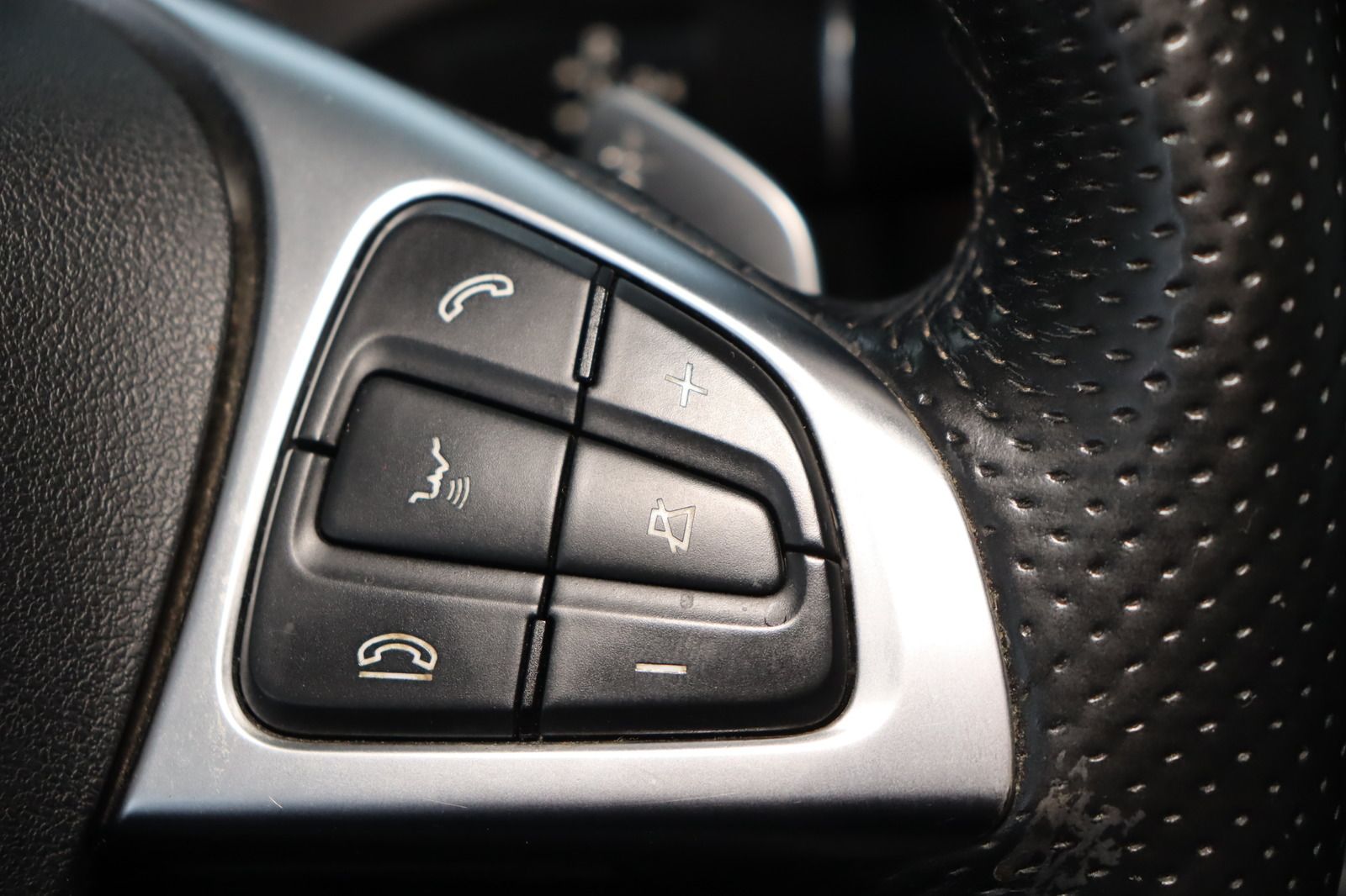 Fahrzeugabbildung Mercedes-Benz GLC 250 d 4Matic Navi * ILS * Sitzhzg