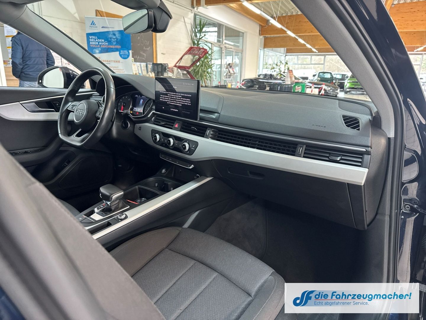 Fahrzeugabbildung Audi A4 Avant 40 TFSI AHK-klappbar Navi LED El. Heckk