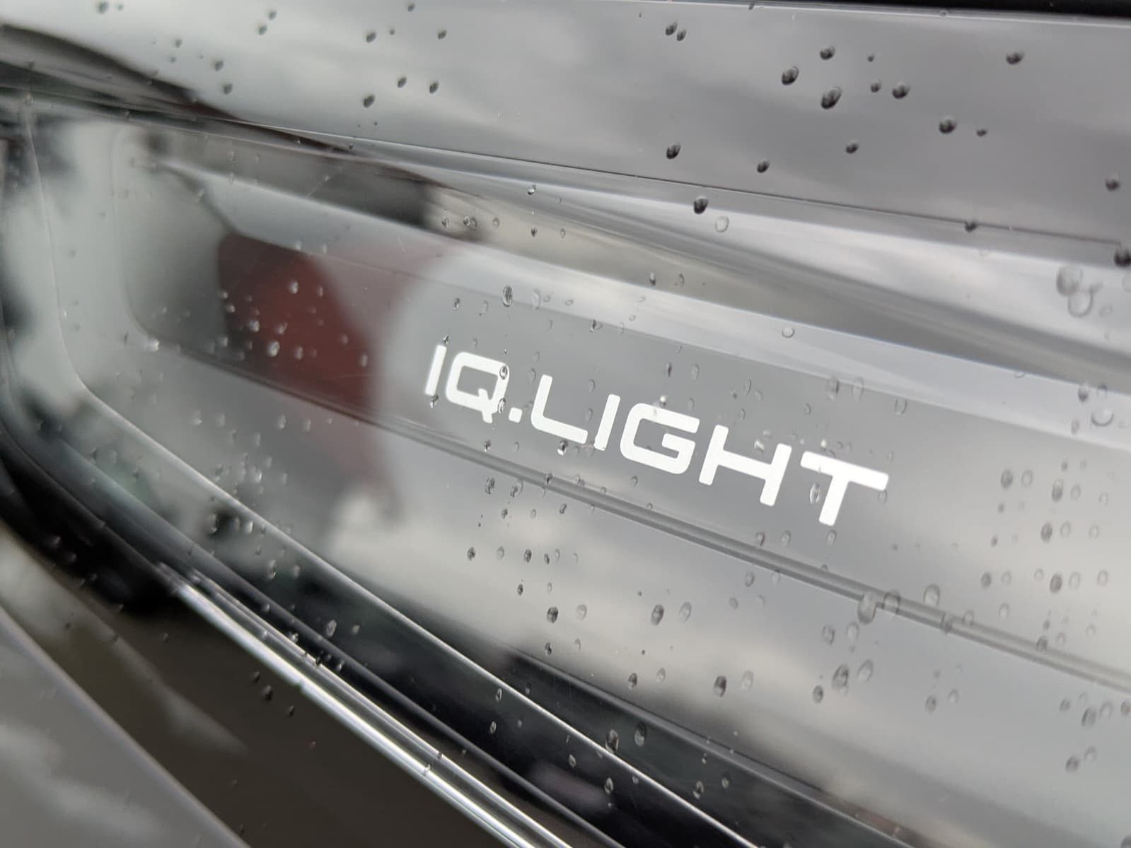 Fahrzeugabbildung Volkswagen Tiguan 2.0 TDI 4M R-Line PANO*H&K*AHK*MATRIX*20"