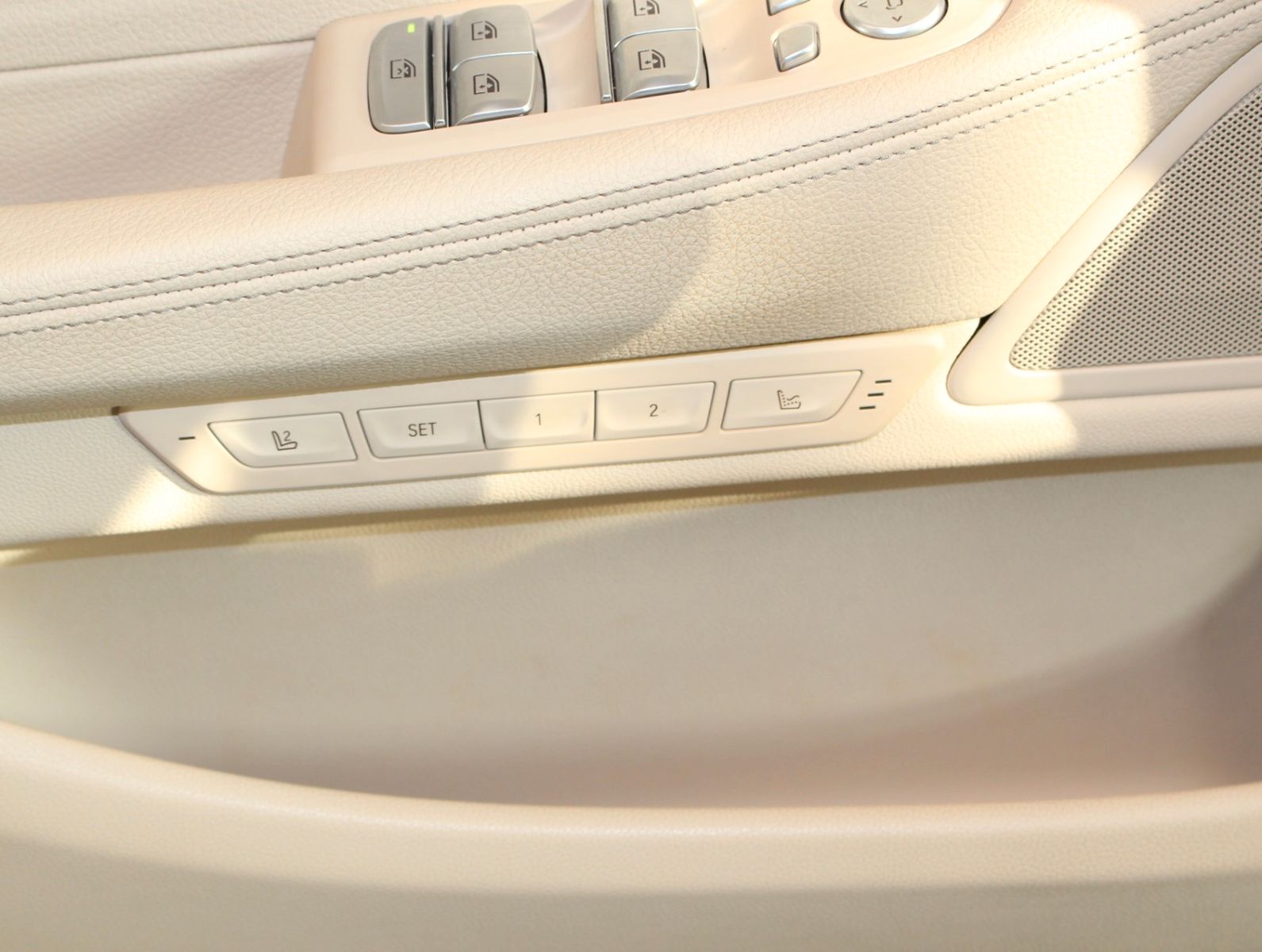 Fahrzeugabbildung BMW 730d M-Sportpaket*Soft-Close*Massage Sitze*Hud