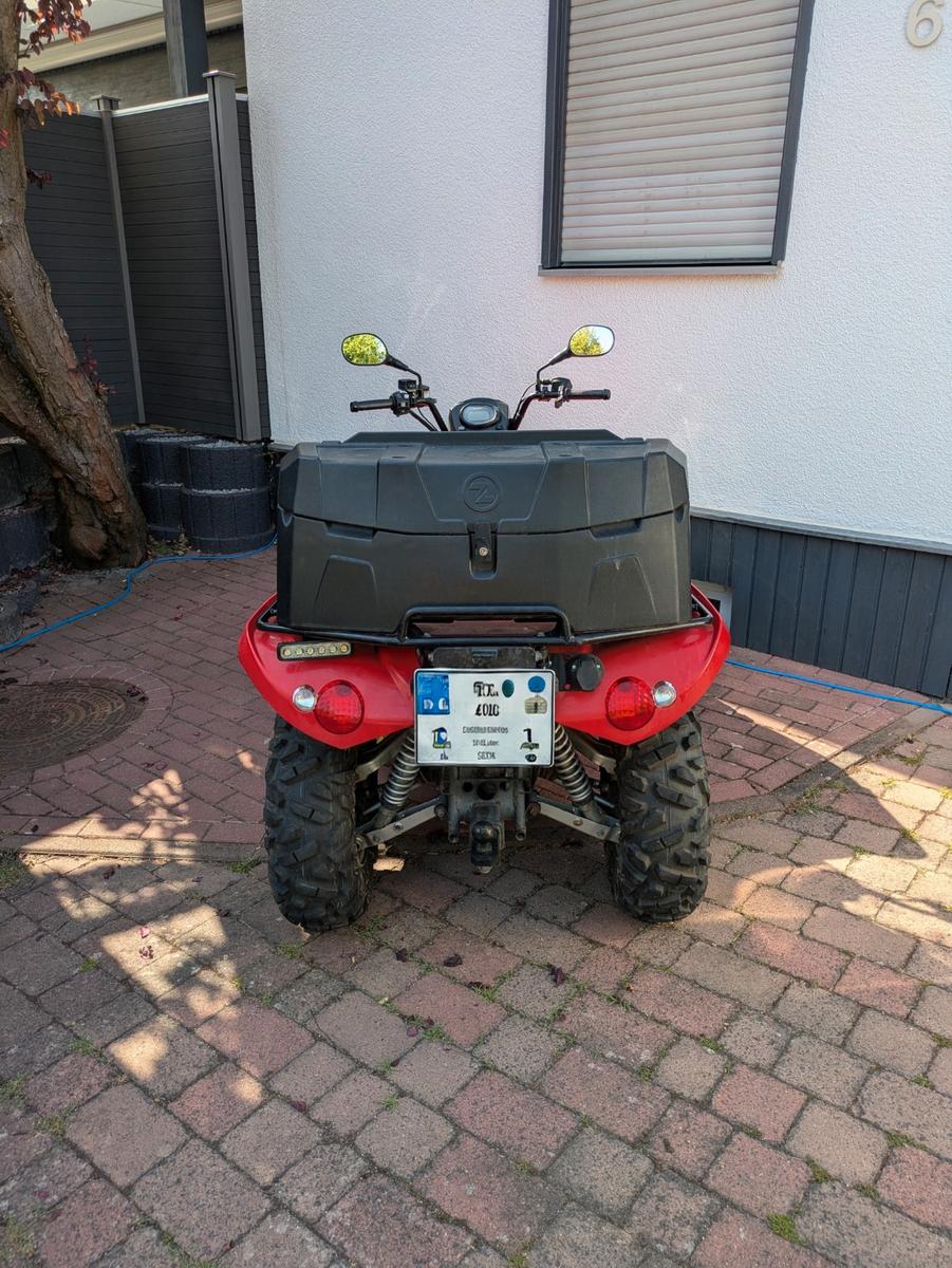 Arctic Cat  2011 — interior