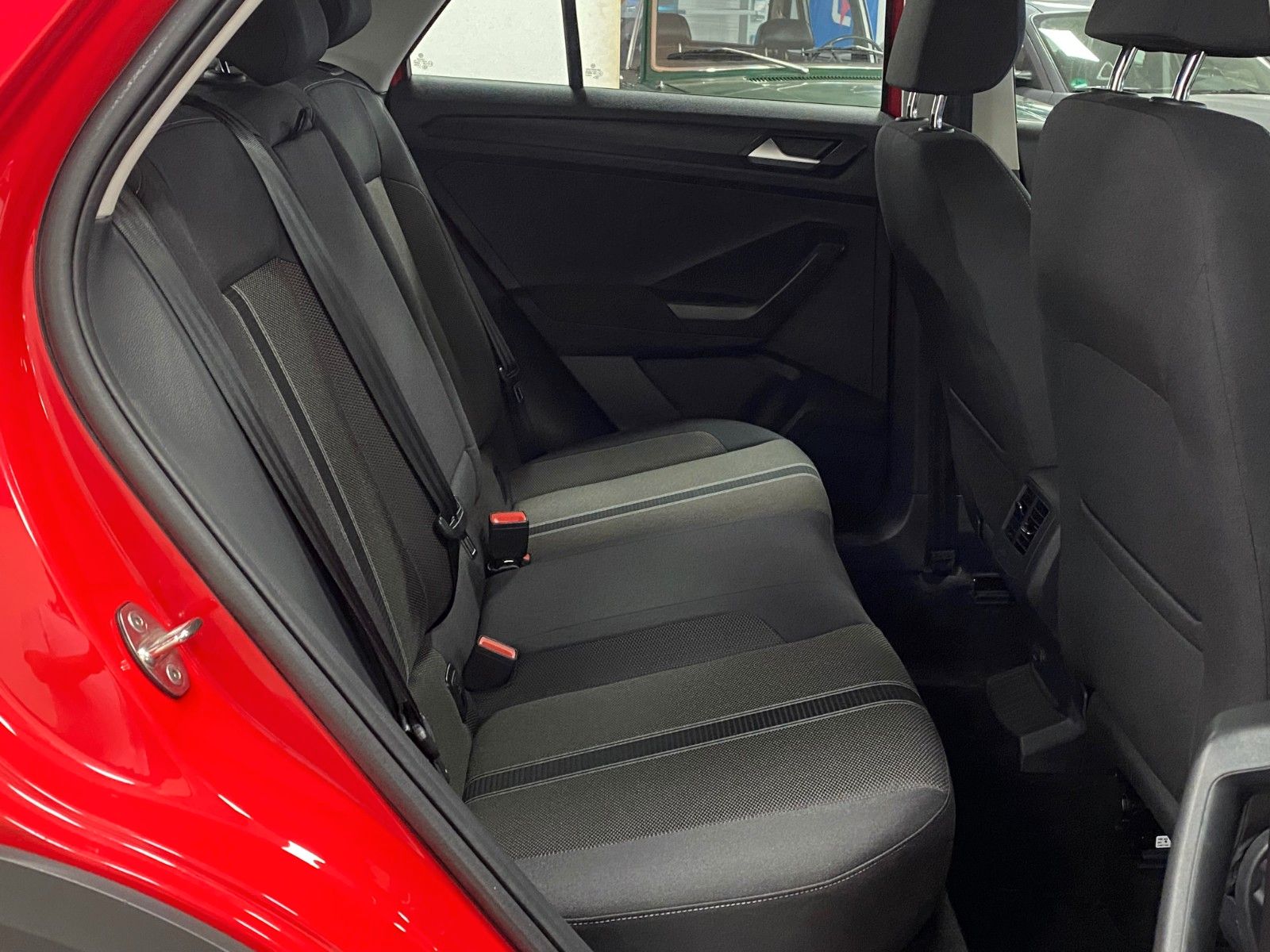 Fahrzeugabbildung Volkswagen T-Roc 1.0 TSI Style+NAVIGATION+SHZ+PDC+17"ALU+++