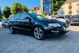 Volkswagen Passat 2.0 FSI Individual Navi DVD Leder PDC SHZ - Volkswagen Passat Variant in Saarbrücken