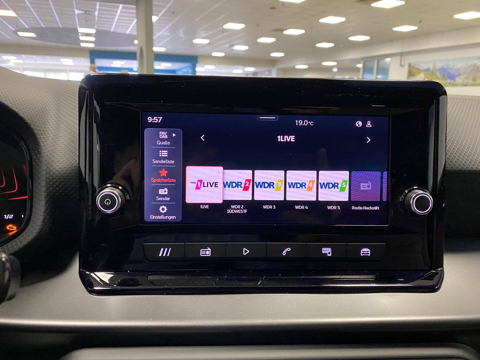 Fahrzeugabbildung SEAT Ibiza 1.0 TSI FR APP+KLIMA+ACC+RFK+5J GARANTIE++