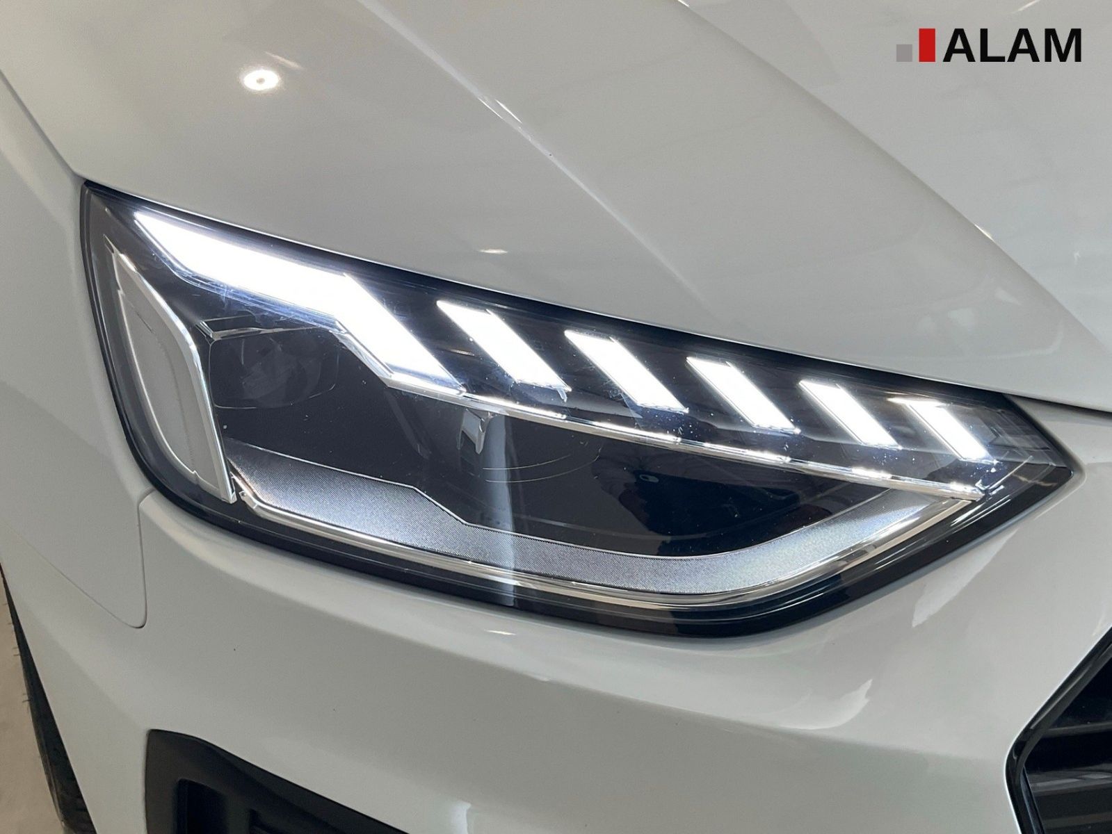 Audi A4 Av 40 TDI quatt Sline DAB Lane LED Tempo Pano foto 8
