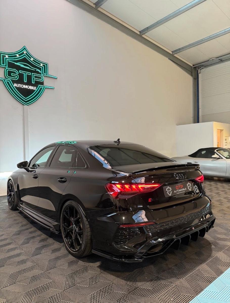 showroom-image-top