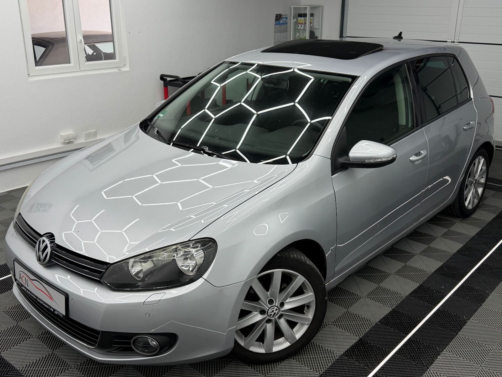 Fahrzeugabbildung Volkswagen Golf VI Highline/eGSD/ALCANTARA/KLIMAA./1.HAND