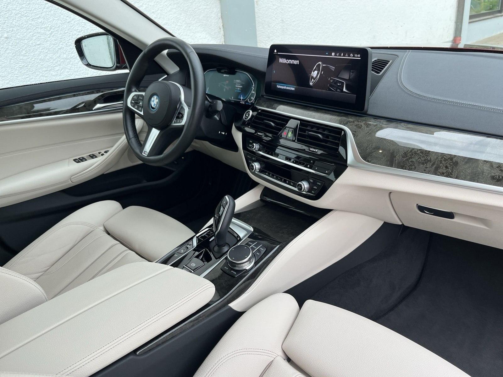 BMW 530e xDrive Limousine Head-Up Laser RFK