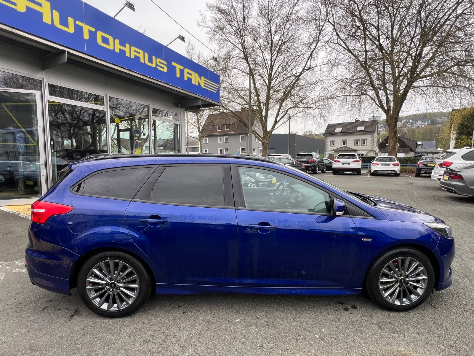 Fahrzeugabbildung Ford Focus Turnier 1.5 ST-Line *RÜCKFAHRKAMERA*