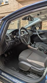 Opel Astra 1.4 ecoFLEX Edition gepflegte und sparsam - Opel Astra Eco4 mit Benzin-Antrieb