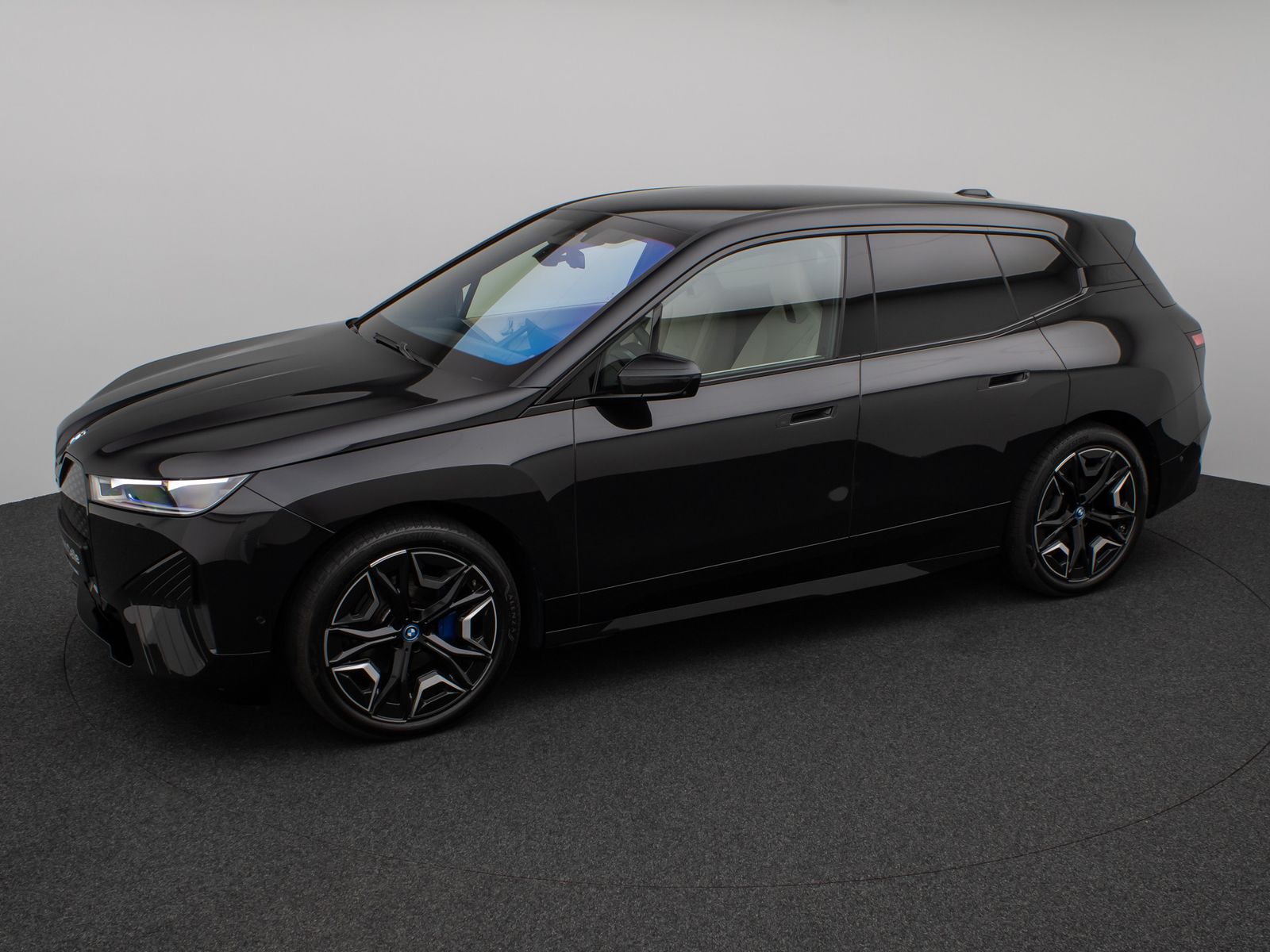 Fahrzeugabbildung BMW iX xD40 Laser 360°DAB H/K SoftCl ACC AHK Sport