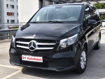 Mercedes V 220 - 1