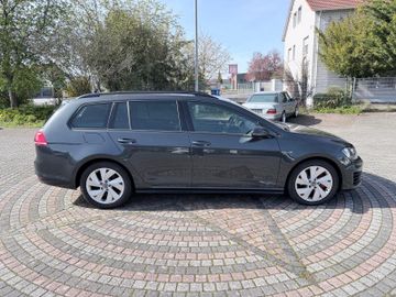 Volkswagen Golf - 5