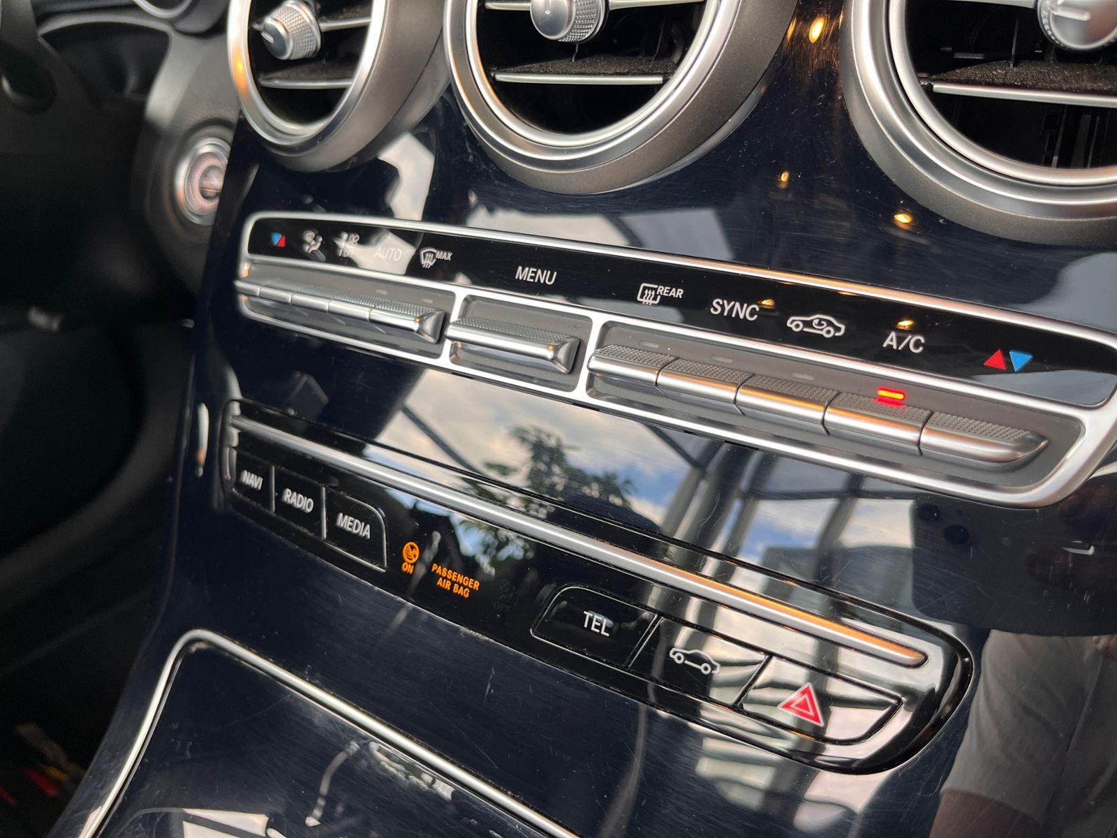Fahrzeugabbildung Mercedes-Benz C 200 Cabrio AMG Line LED NAV RFK SHZ ALU