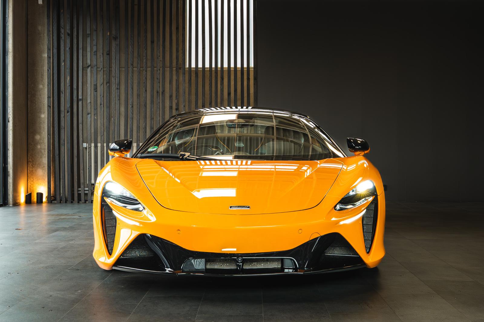 McLaren Artura SPIDER + ALCANTARA + BOWERS & WILKINS
