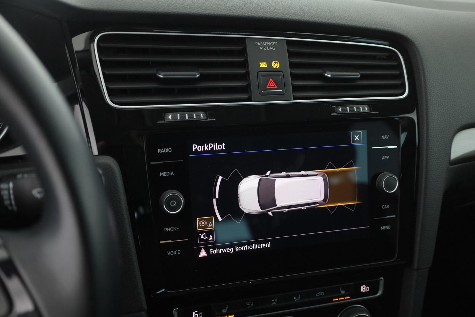 Volkswagen Golf VII Variant 1.0 TSI Navi Sitzheizung PDC