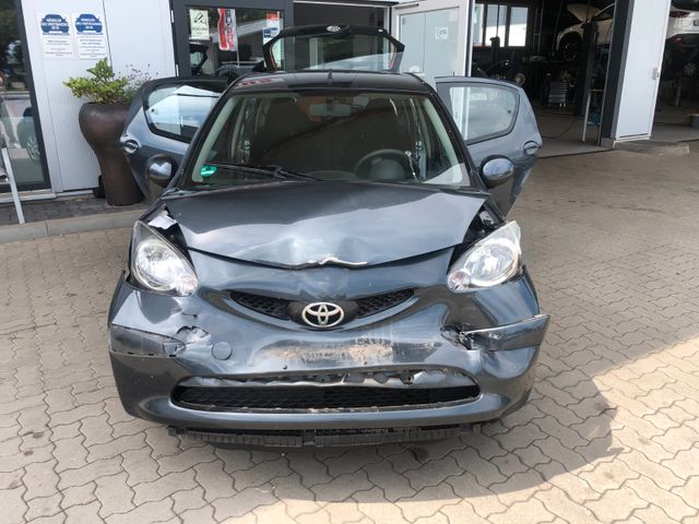 Toyota Aygo AYGO Cool Unfall
