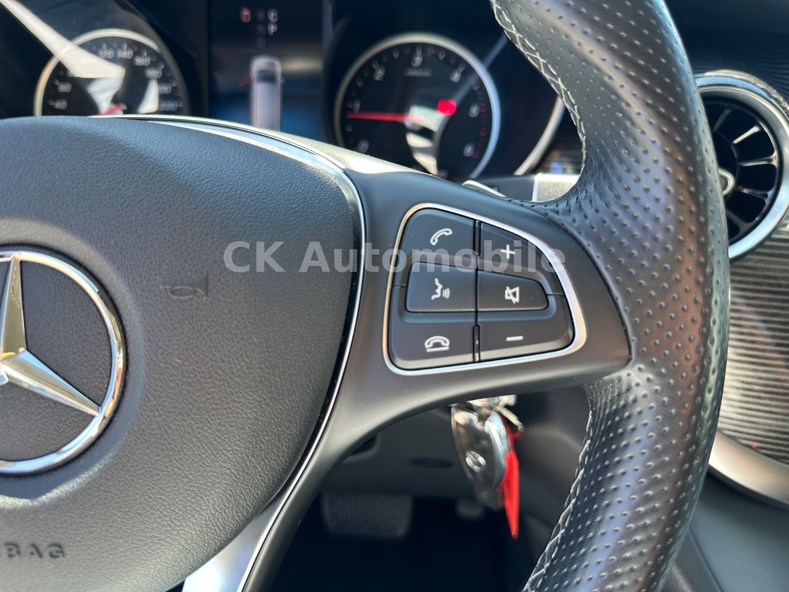 Fahrzeugabbildung Mercedes-Benz V250d AVANTGARDE EDITION 4MATIC lang/7 Sitze