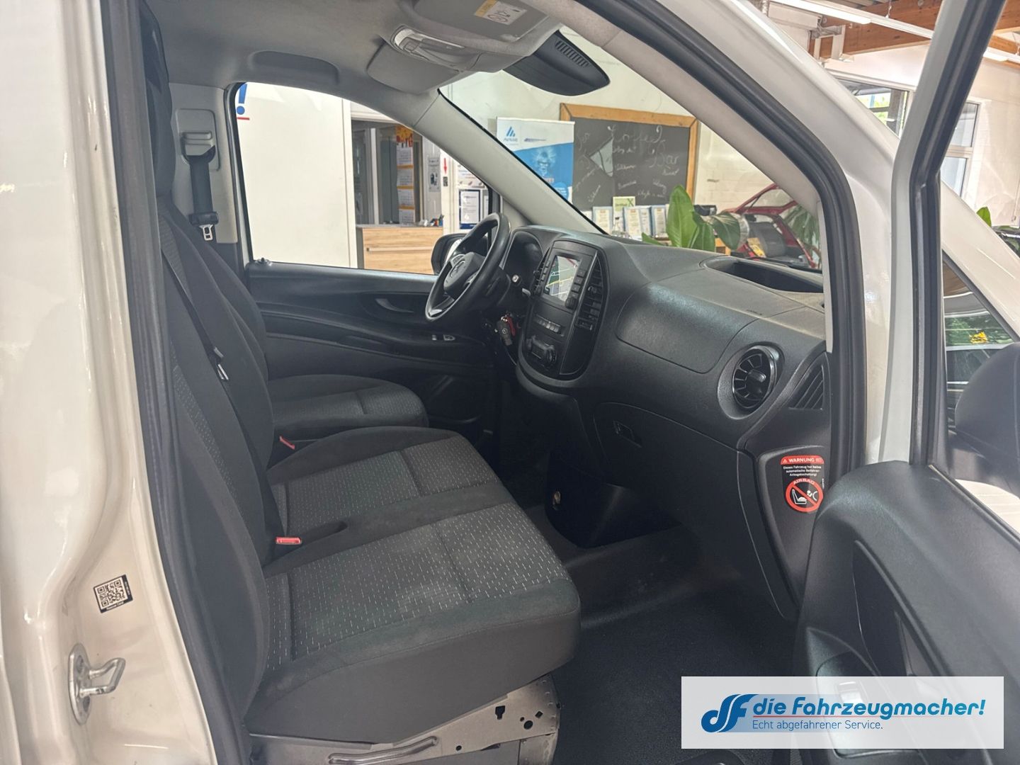 Fahrzeugabbildung Mercedes-Benz Vito Kasten 116 CDI 4x4 lang AHK Navi DAB *EXPOR