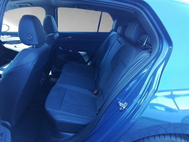 Fahrzeugabbildung Volkswagen Golf VIII eTSI Edition 50 DSG Matrix AHK Pano HU