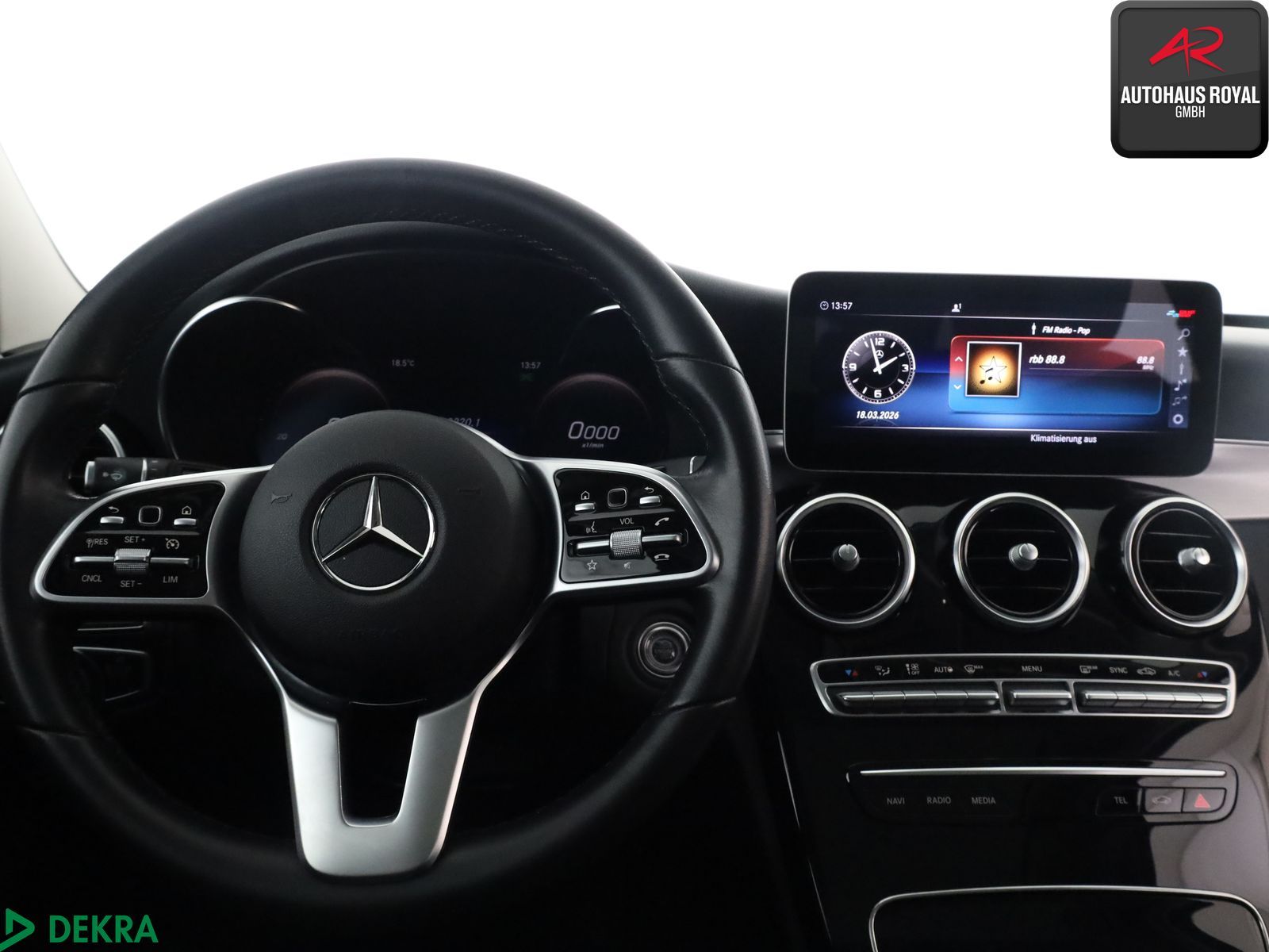 Mercedes-Benz C 220 d T Avantgarde NIGHT WIDE,PANORAMA,KEYLESS foto 15