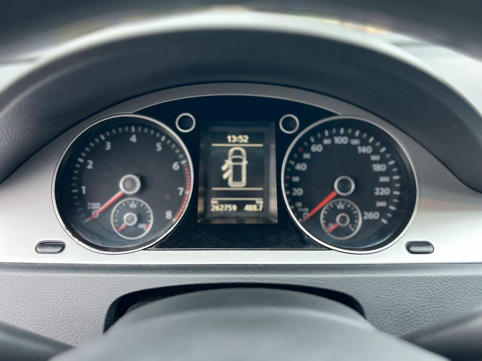 Volkswagen Passat 2010 — photo 10