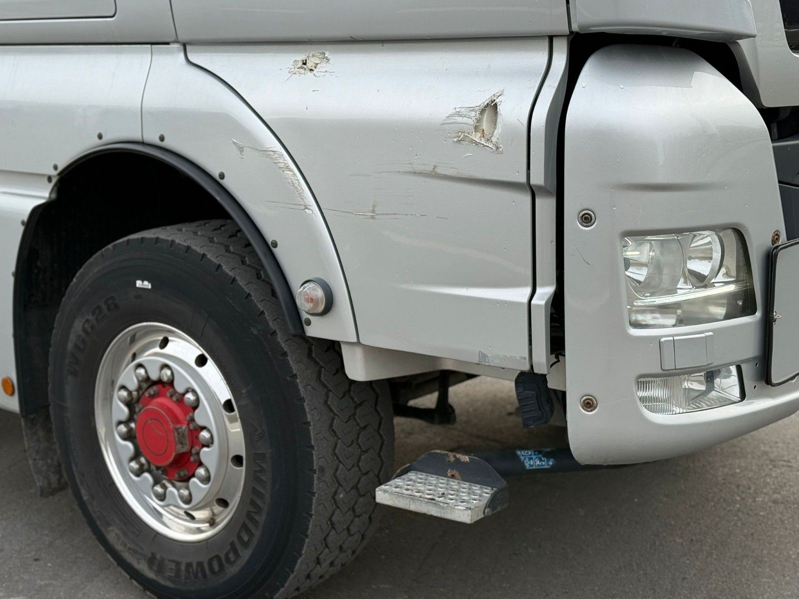 Fahrzeugabbildung MAN TGX 18.500 4x4H BLS mit 2 Kreis Hydraulik