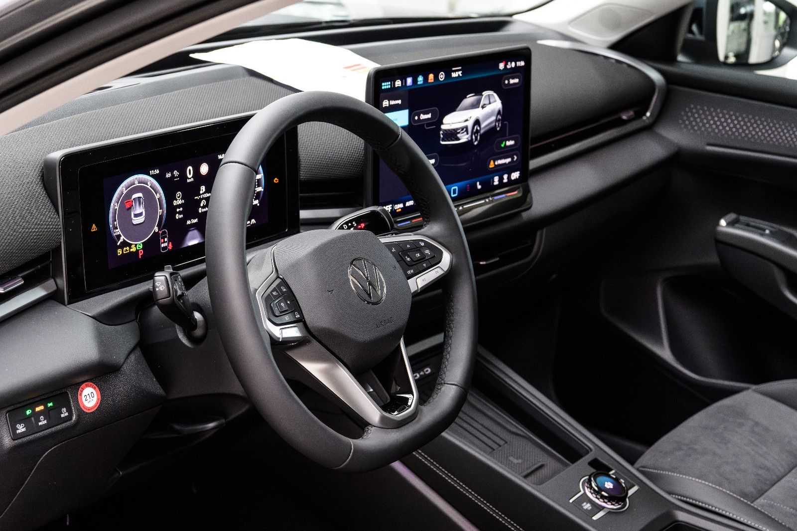 Fahrzeugabbildung Volkswagen T-Roc 1.5 eTSI Style el. Heckklappe+IQLight+Pano