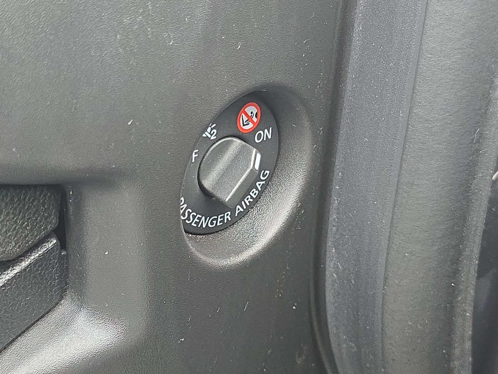 Fahrzeugabbildung Renault Megane IV Play NAVI+PDC+SHZ AUS 1.HAND