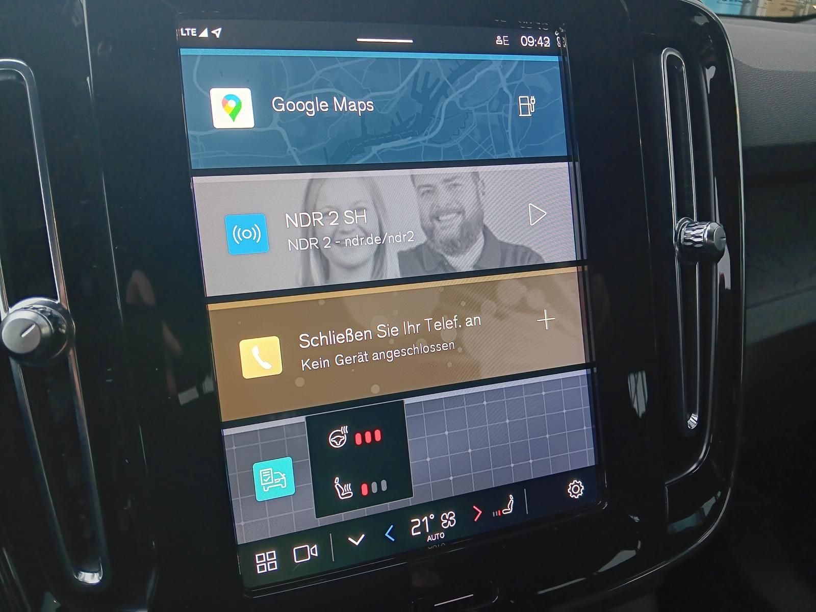 Fahrzeugabbildung Volvo XC40 Core Recharge Pure Electric 2WD