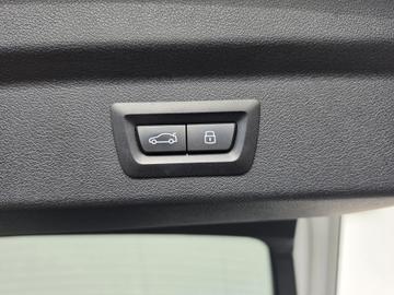 2024 BMW IX2 缩略图 33