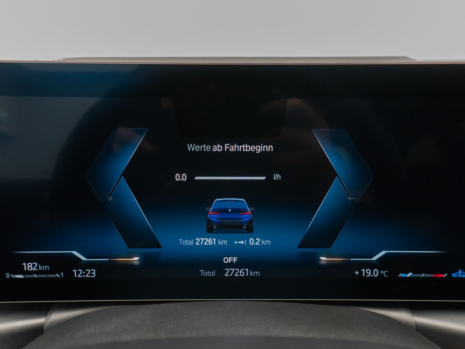 Fahrzeugabbildung BMW 320i M SportPro Panorama Kamera DAB HiFi Stop&Go