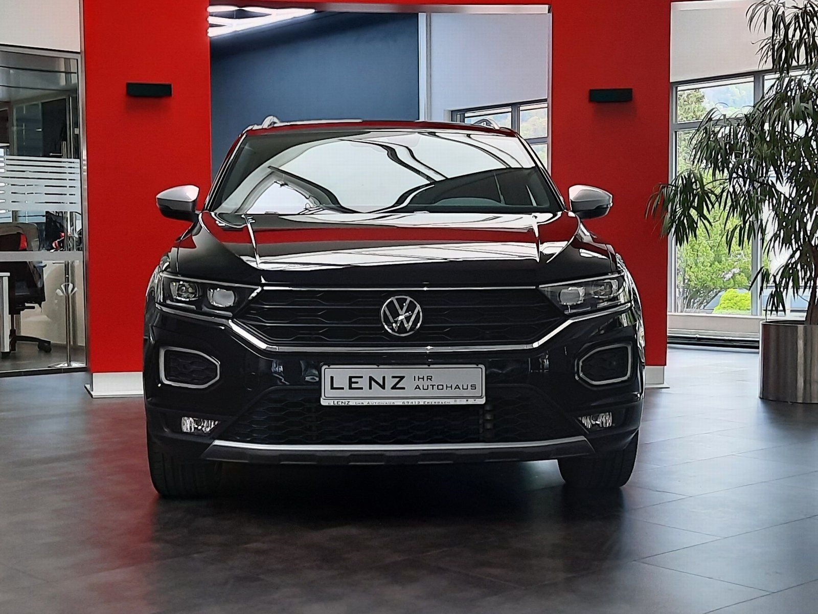 Fahrzeugabbildung Volkswagen T-Roc Sport TSI *Panodach*Navi*Cam*LED*ACC*App*