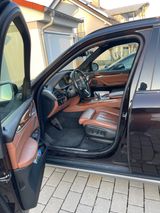 BMW X5 xDrive50i - Individual - BMW X5: Xdrive50i