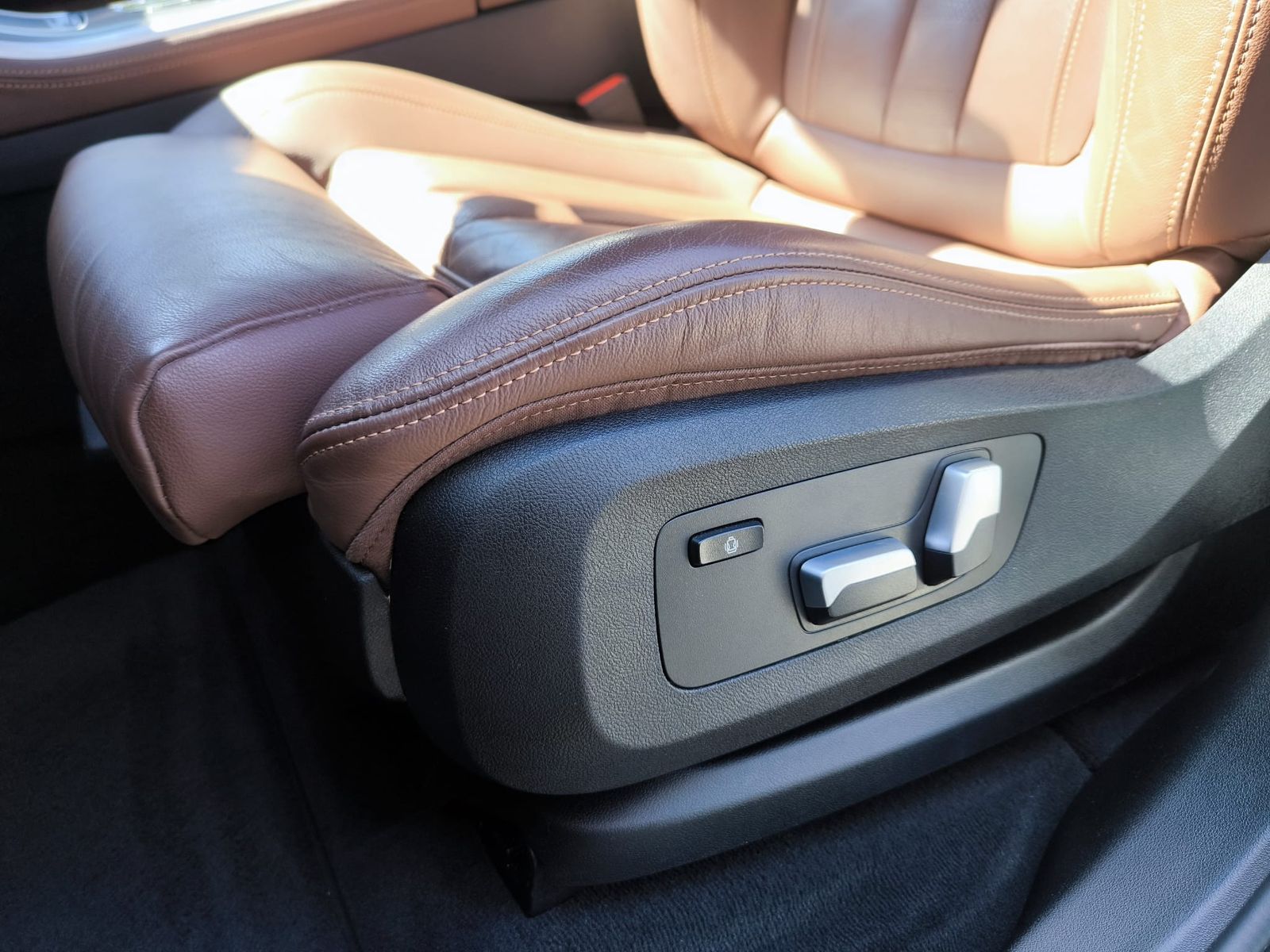 Fahrzeugabbildung BMW X5 xDri x Line SHADOW+PROF+LED+SHZ+KAM+ACC+AHK+M
