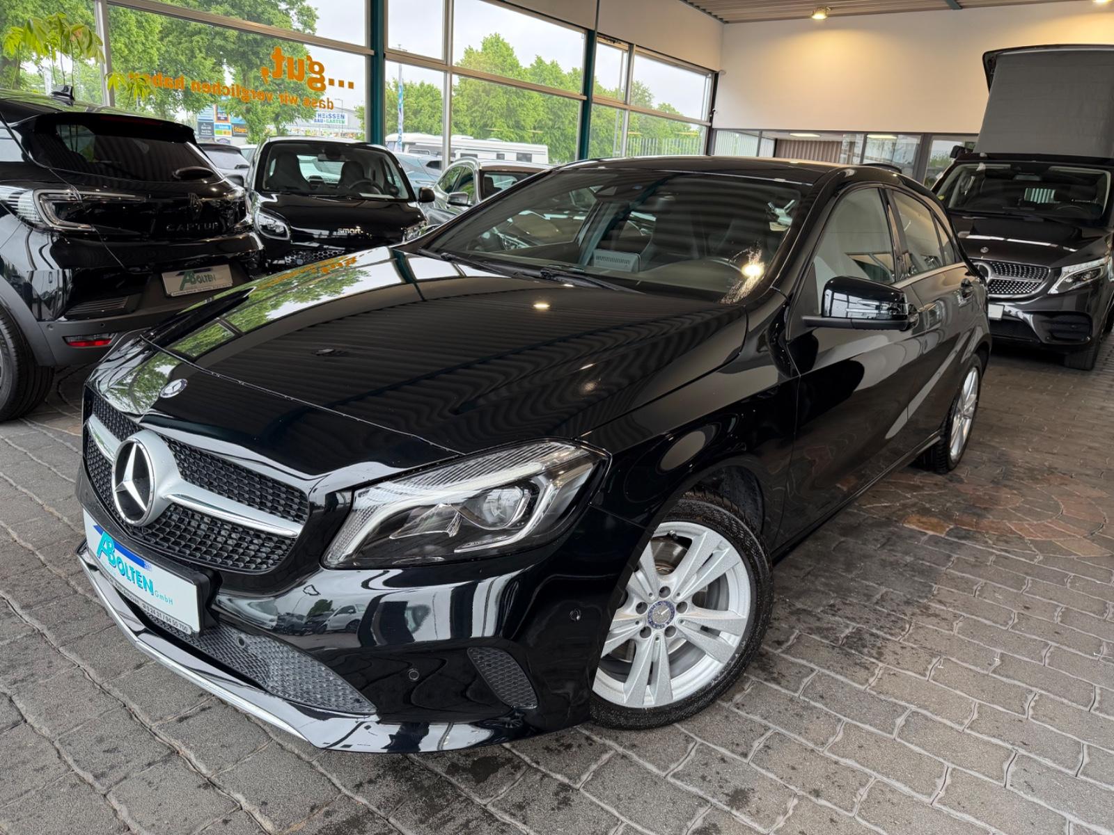 Mercedes-Benz A 250 Urban-LED-Pano-Navi-PTS-Totwinkel