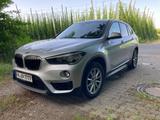 BMW X1 xDrive20i AHK Panoramadach - BMW X1: Panoramadach