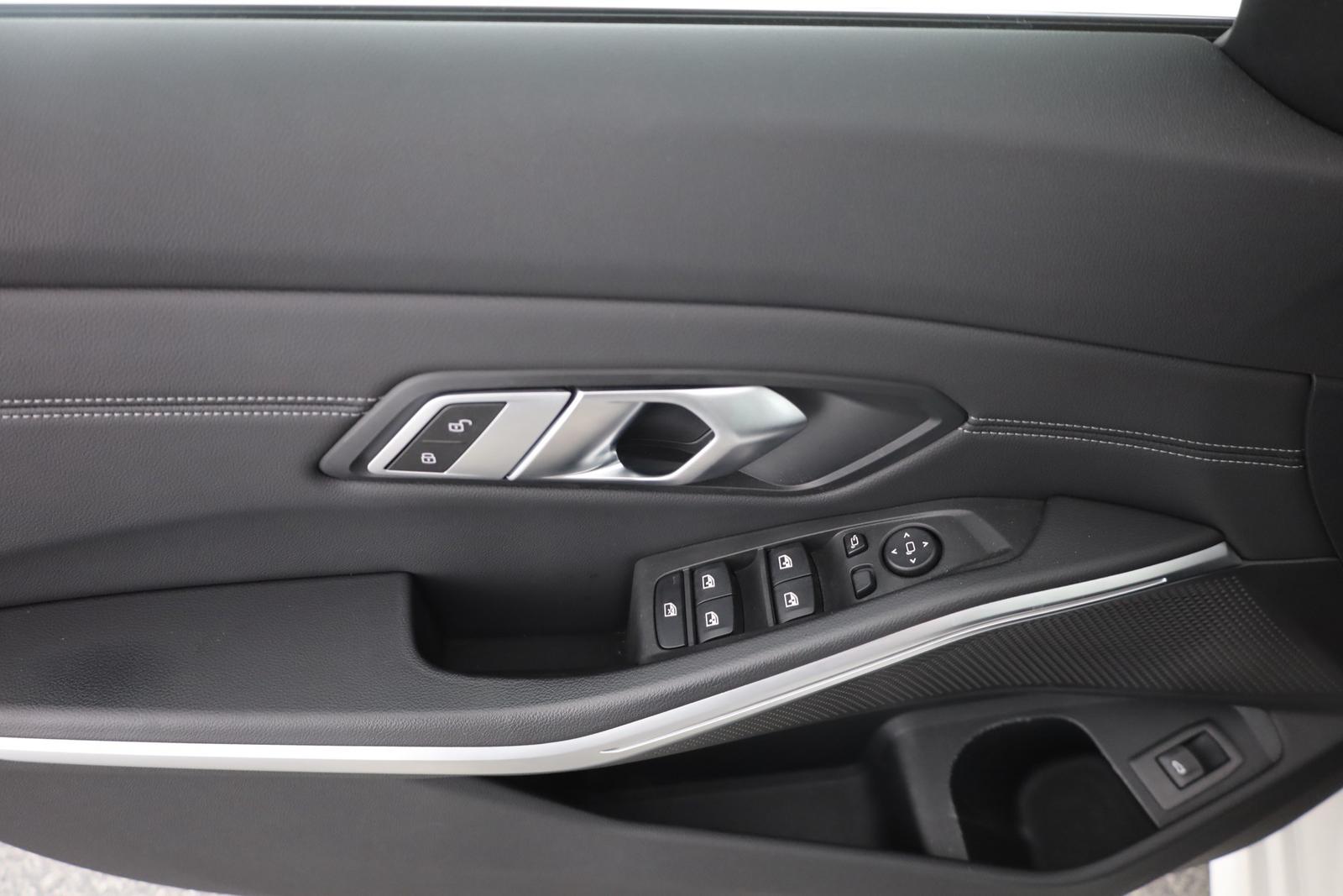 BMW 3 Series i Touring LED Navi Teilleder AHK Totwinkel, миниатюра 22