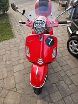 Vespa GTS 125 - Vespa Motorräder in Düsseldorf