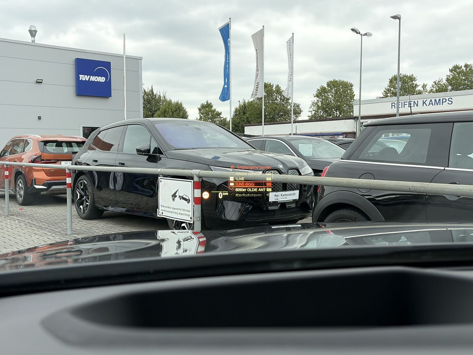 BMW 540i SportLine HeadUp DriAsPl Harman Adapt-Fahr  foto 25