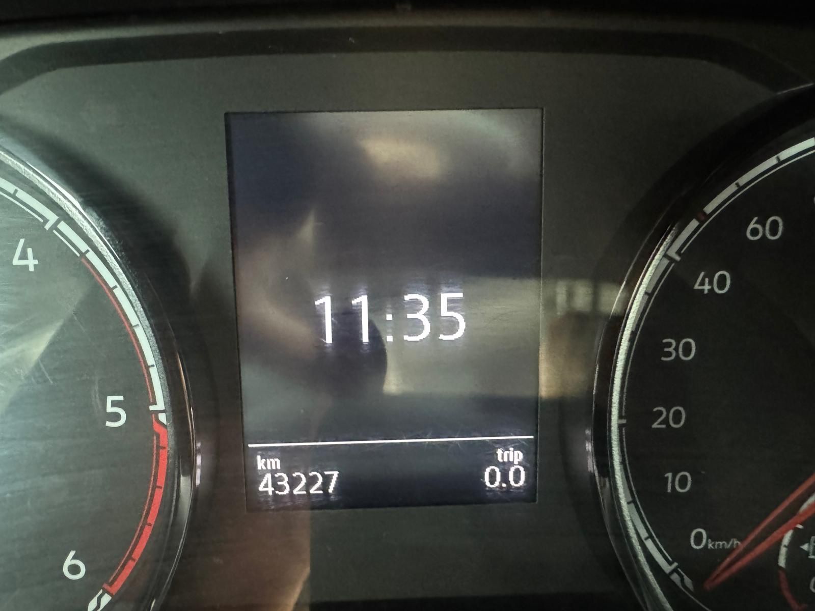 Fahrzeugabbildung Volkswagen T6.1 Transporter Bluetooth+Klima