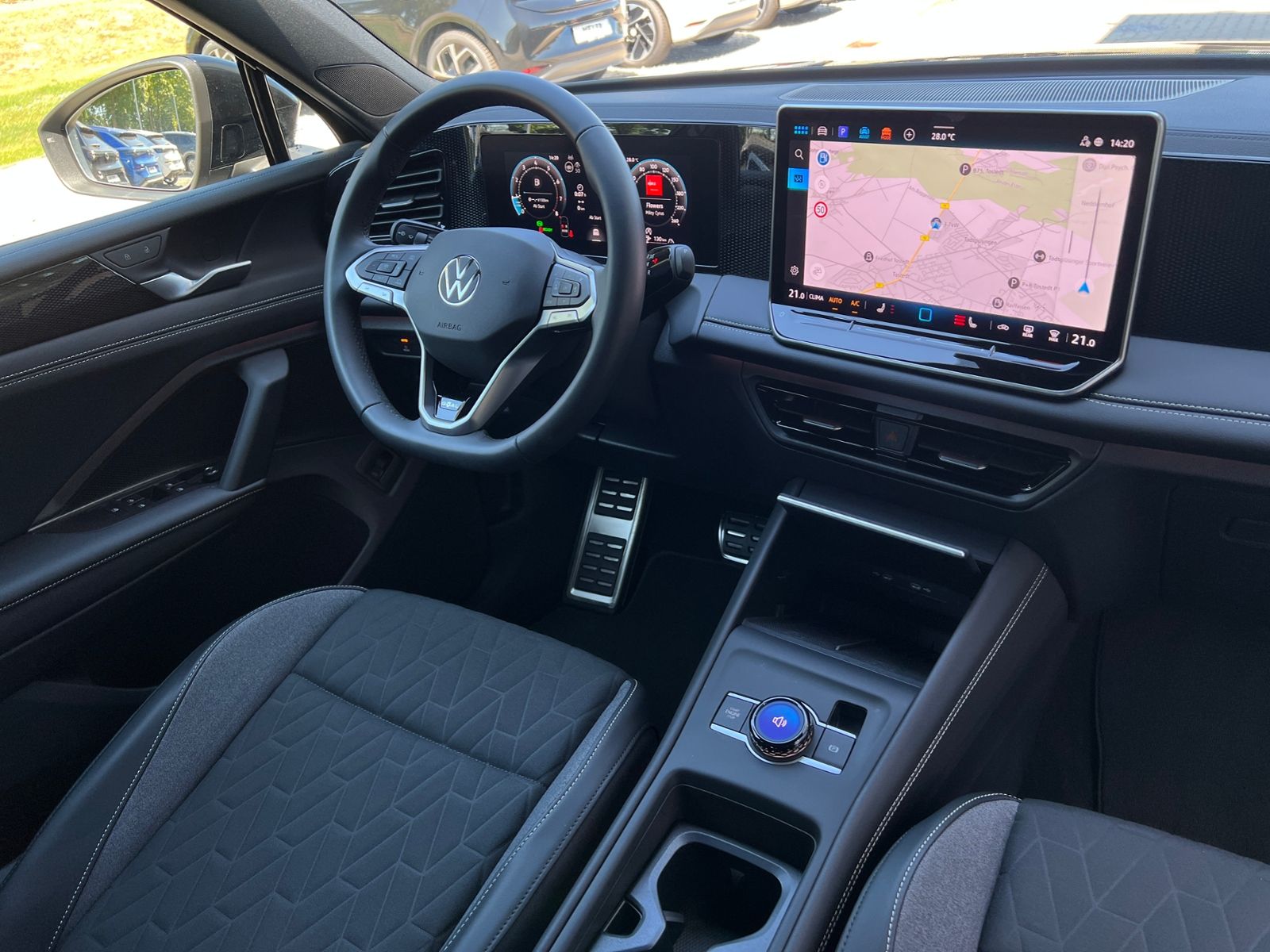 Fahrzeugabbildung Volkswagen Tiguan GOAL 1.5 eTSI DSG *Garantie,AHK,LED,ACC,K