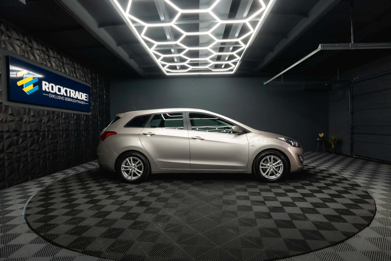 Hyundai i30 cw blue Trend | 1.Hand | LED | AHK | LHZ