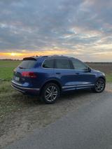 Volkswagen Touareg R Line 3.0 V6 TDI Standheizung - blaue Volkswagen Touareg