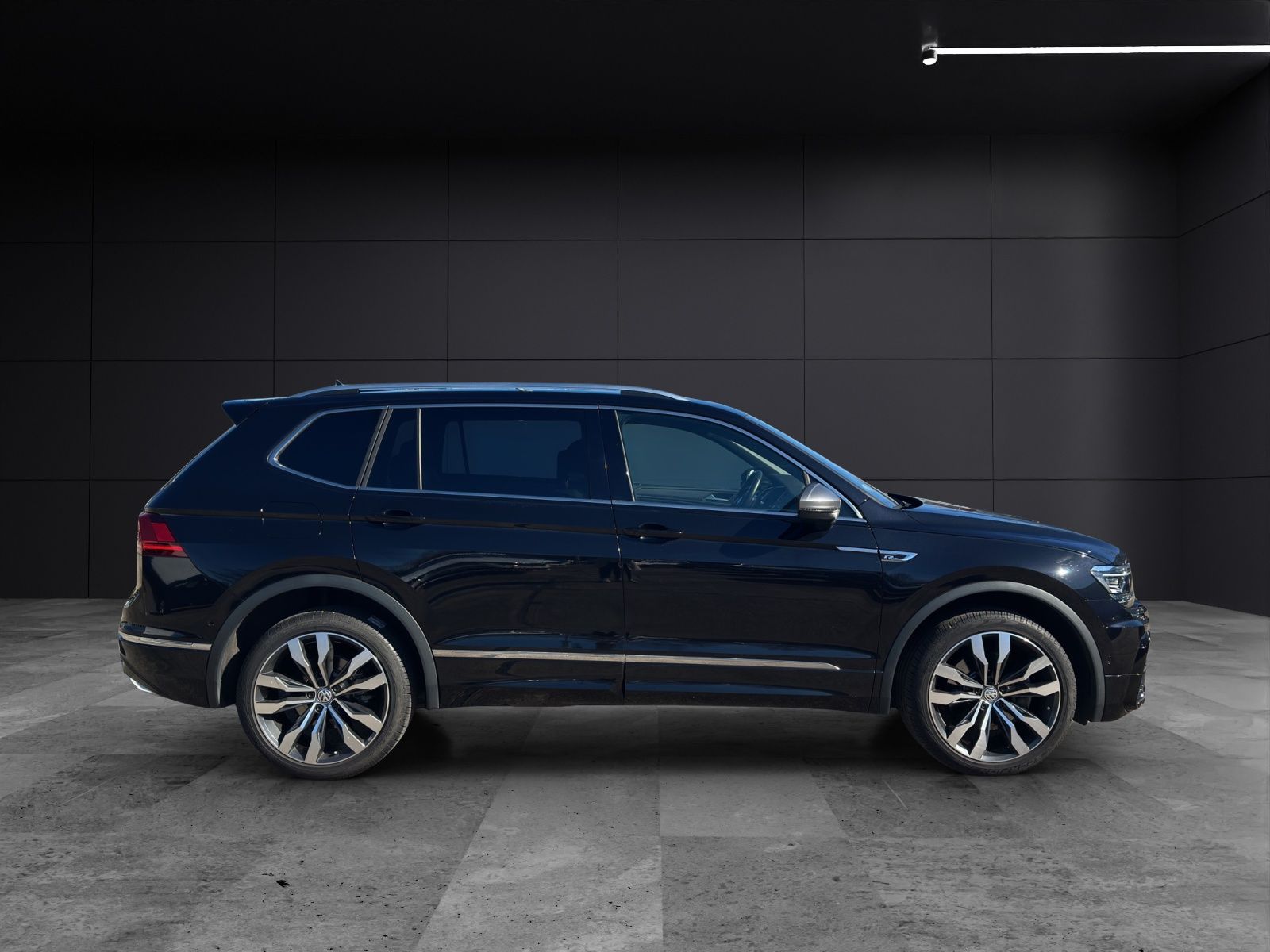 Fahrzeugabbildung Volkswagen Tiguan Allspace Highline TDI DSG 4M LED LEDER 7-