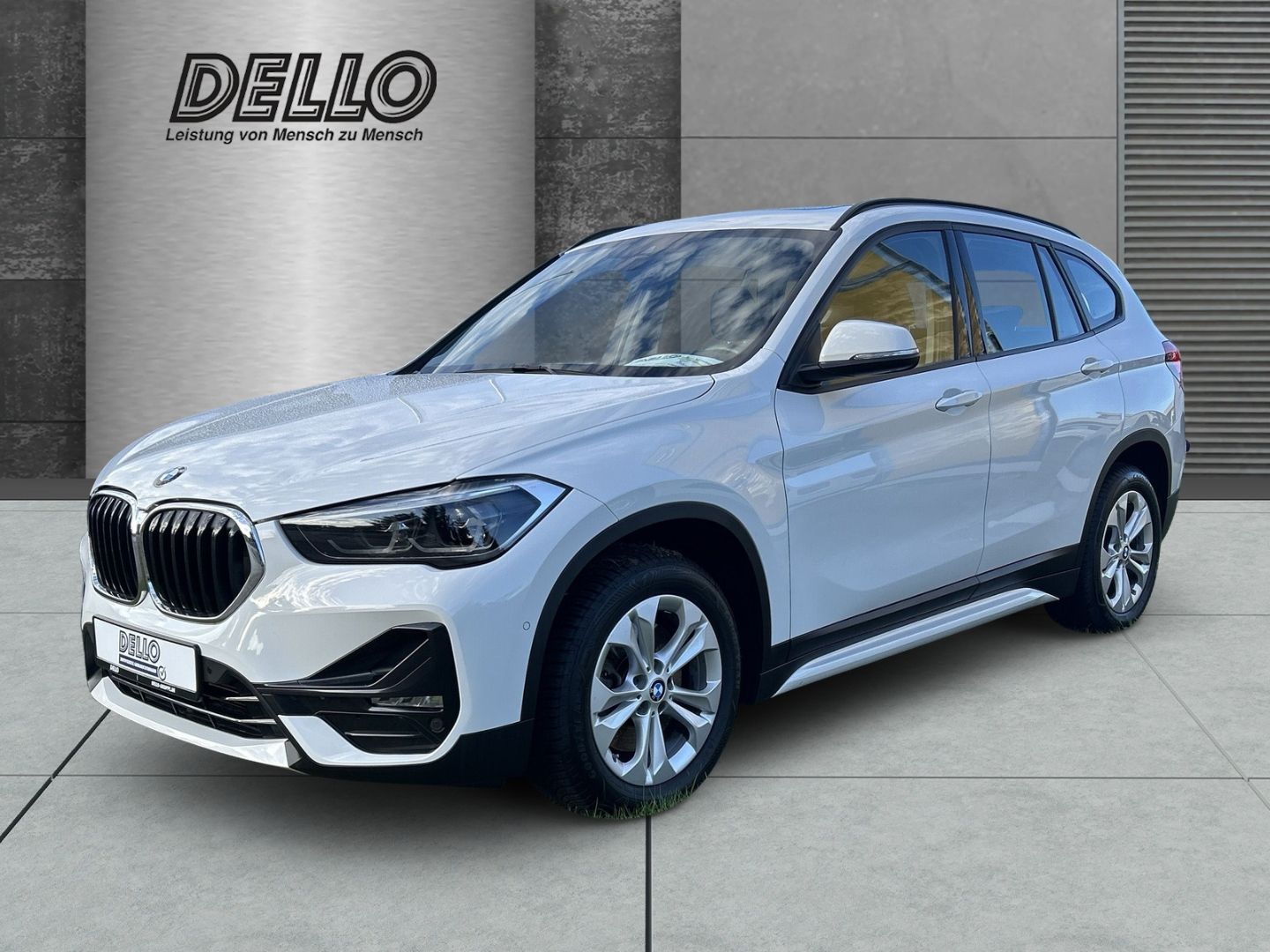 BMW X1 xDrive 20 d Sport Line Automatik AHK Pano Nav
