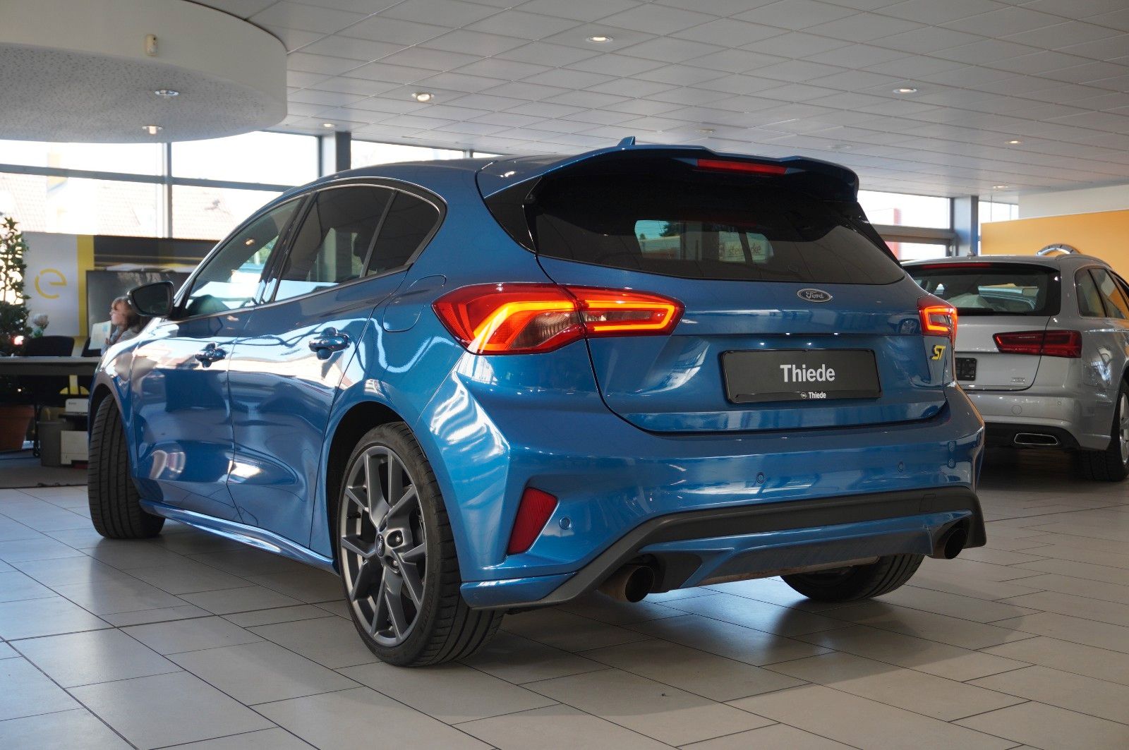 Fahrzeugabbildung Ford Focus Lim. ST 2.3 ECOBOOST NAVI/LED/SH/SPORT/B&O