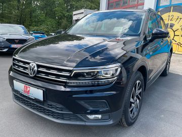 Volkswagen Tiguan - 1