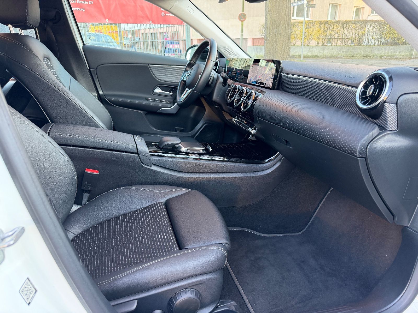 Fahrzeugabbildung Mercedes-Benz A 220 Night Paket*LED*KAMERA*TEMPO*SITZHEIZ*PDC*