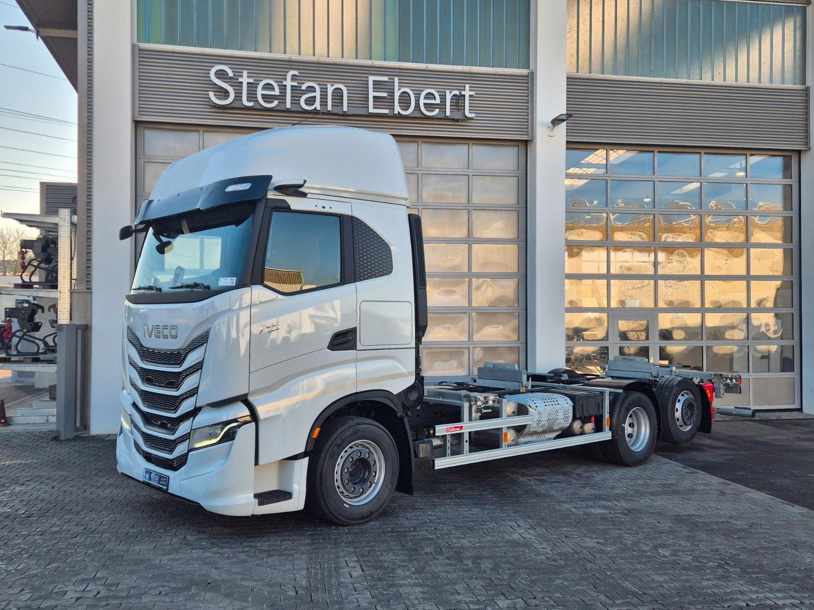 Fahrzeugabbildung Iveco AS260S58Y/FS CM 6x2-4 BDF Intarder Standklima